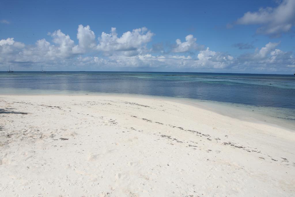 Equa Reef Maldives Hotel Addu City Exterior photo